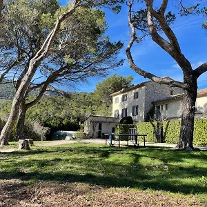  Hébergement de vacances Domaine De Cassan